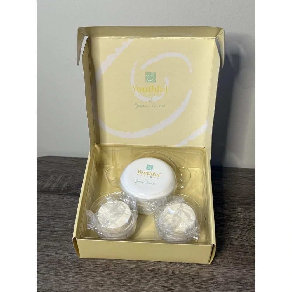 Youthful Essence By Susan Lucci Vitamin Enriched Resurfacing Cream W/ Pads 2.5oz